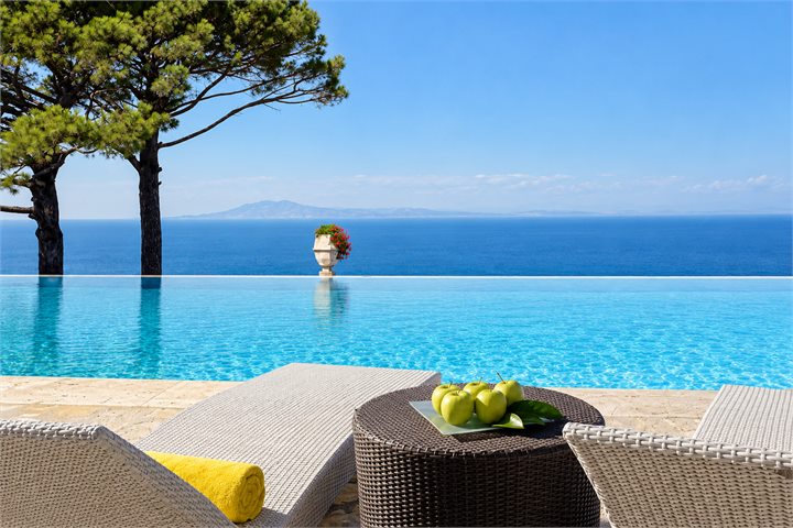 Infinity Pool realizzata da A.R. Piscine — 2