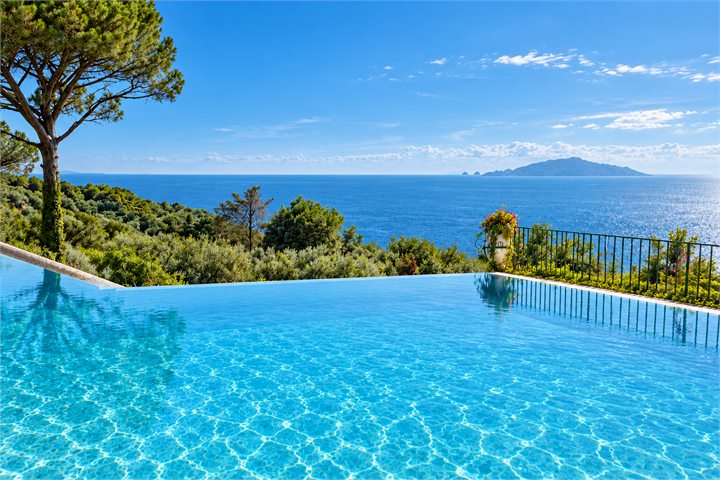 Infinity Pool realizzata da A.R. Piscine — 9