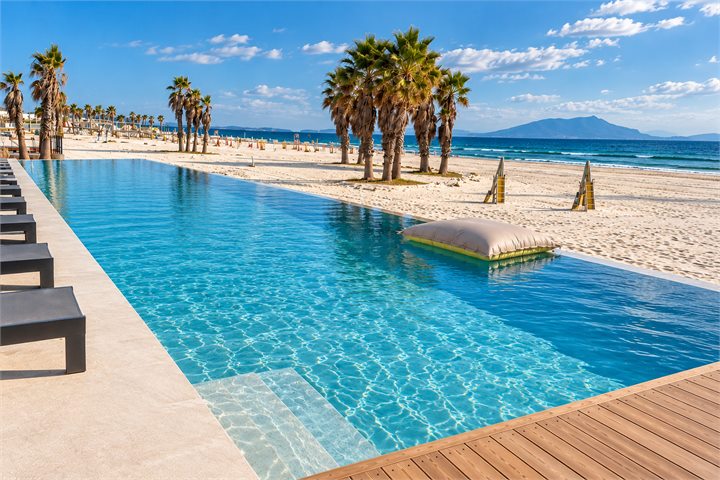 Infinity Pool realizzata da A.R. Piscine — 13