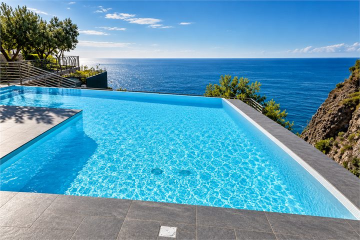 Infinity Pool realizzata da A.R. Piscine — 15