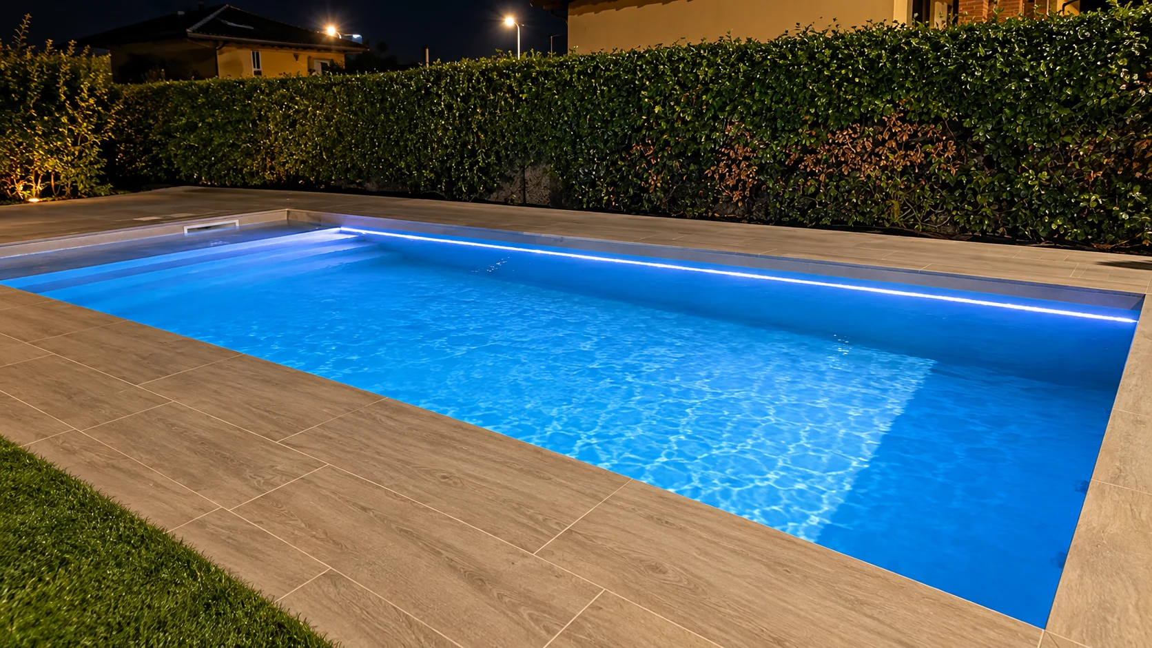 Atmosfera luminosa della piscina, variante 2